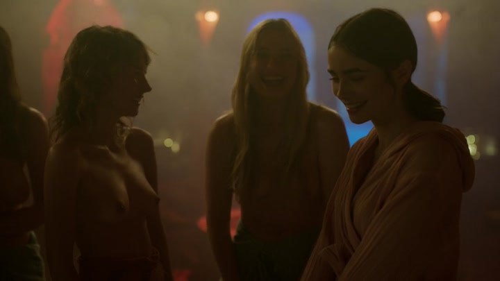 Emily_in_Paris_S02E03_WEBRip_x264-ION10_0733.jpg