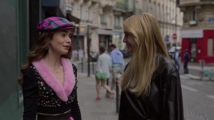Emily_in_Paris_S02E03_WEBRip_x264-ION10_0920.jpg