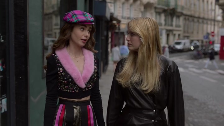 Emily_in_Paris_S02E03_WEBRip_x264-ION10_0929.jpg