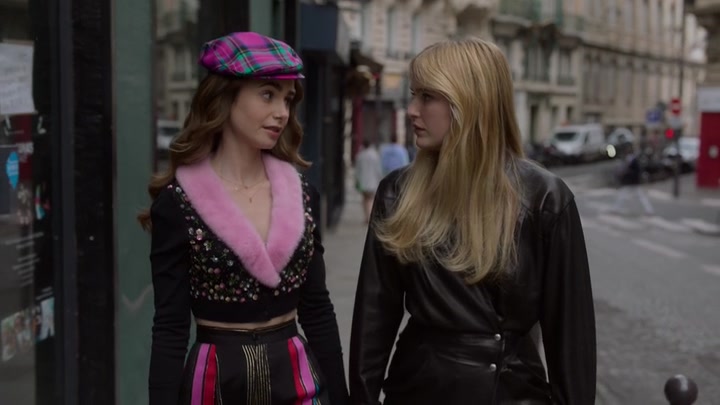 Emily_in_Paris_S02E03_WEBRip_x264-ION10_0930.jpg