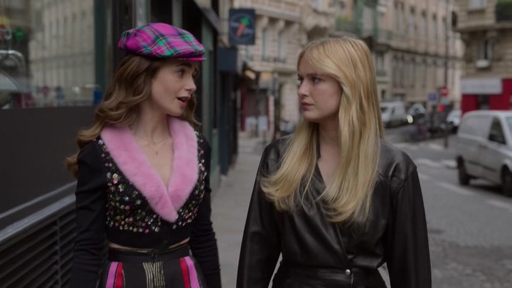 Emily_in_Paris_S02E03_WEBRip_x264-ION10_0942.jpg