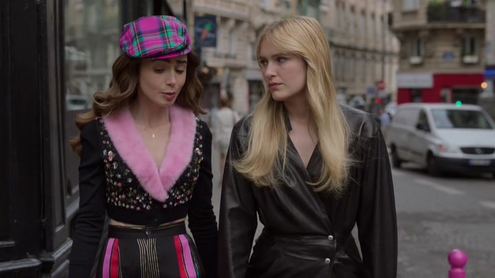 Emily_in_Paris_S02E03_WEBRip_x264-ION10_0947.jpg