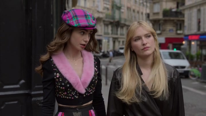 Emily_in_Paris_S02E03_WEBRip_x264-ION10_0952.jpg