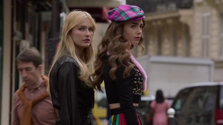 Emily_in_Paris_S02E03_WEBRip_x264-ION10_0965.jpg