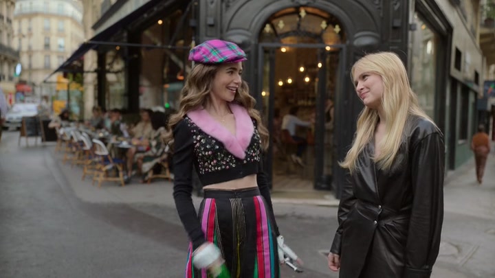 Emily_in_Paris_S02E03_WEBRip_x264-ION10_1004.jpg Emily_in_Paris_S02E03_WEBRip_x264-ION10_1004.jpg