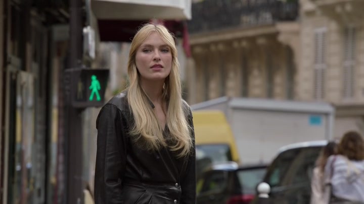 Emily_in_Paris_S02E03_WEBRip_x264-ION10_1013.jpg Emily_in_Paris_S02E03_WEBRip_x264-ION10_1013.jpg