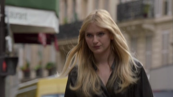 Emily_in_Paris_S02E03_WEBRip_x264-ION10_1020.jpg