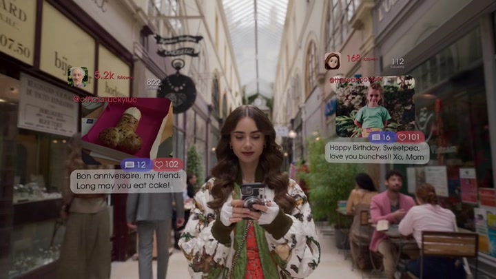 Emily_in_Paris_S02E03_WEBRip_x264-ION10_1093.jpg