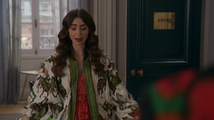 Emily_in_Paris_S02E03_WEBRip_x264-ION10_1152.jpg