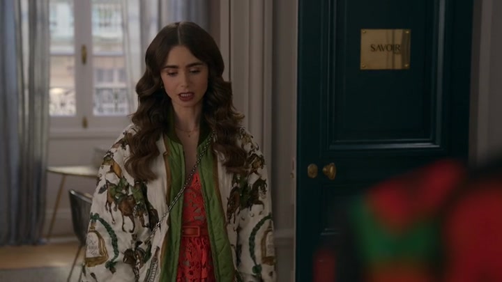 Emily_in_Paris_S02E03_WEBRip_x264-ION10_1153.jpg