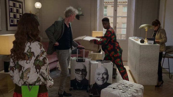 Emily_in_Paris_S02E03_WEBRip_x264-ION10_1168.jpg Emily_in_Paris_S02E03_WEBRip_x264-ION10_1168.jpg