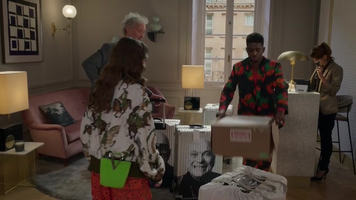 Emily_in_Paris_S02E03_WEBRip_x264-ION10_1170.jpg Emily_in_Paris_S02E03_WEBRip_x264-ION10_1170.jpg
