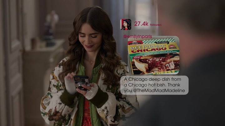 Emily_in_Paris_S02E03_WEBRip_x264-ION10_1249.jpg