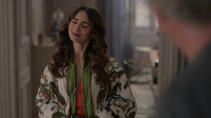 Emily_in_Paris_S02E03_WEBRip_x264-ION10_1257.jpg