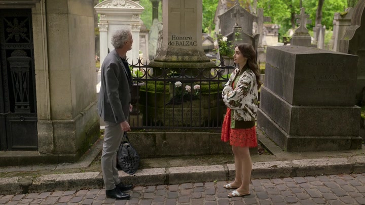 Emily_in_Paris_S02E03_WEBRip_x264-ION10_1313.jpg