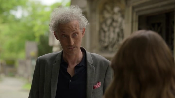 Emily_in_Paris_S02E03_WEBRip_x264-ION10_1350.jpg