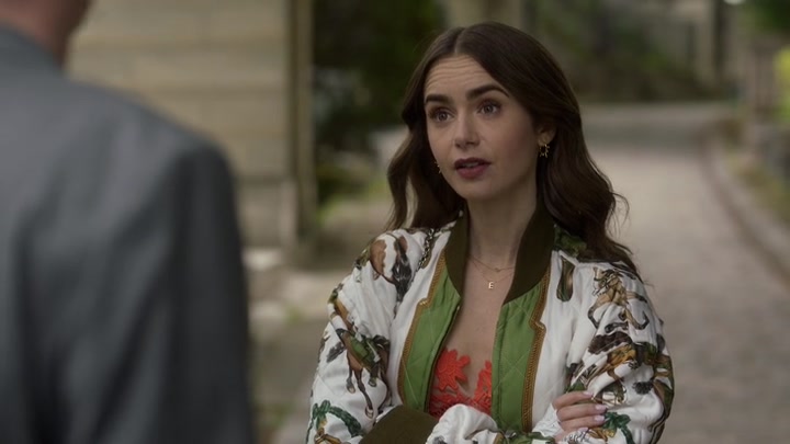 Emily_in_Paris_S02E03_WEBRip_x264-ION10_1354.jpg