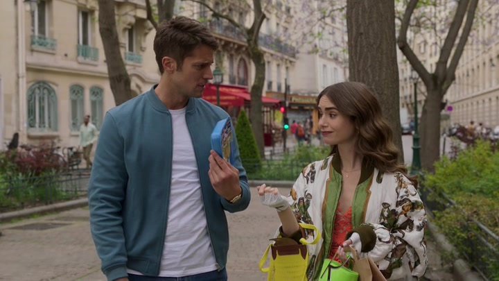 Emily_in_Paris_S02E03_WEBRip_x264-ION10_1473.jpg
