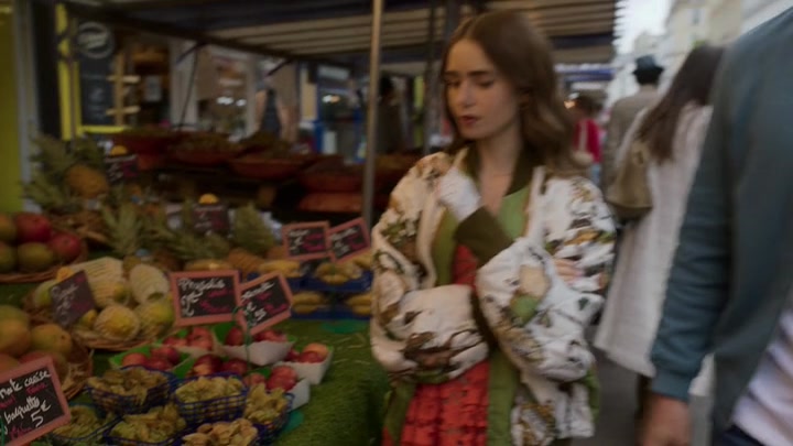 Emily_in_Paris_S02E03_WEBRip_x264-ION10_1498.jpg