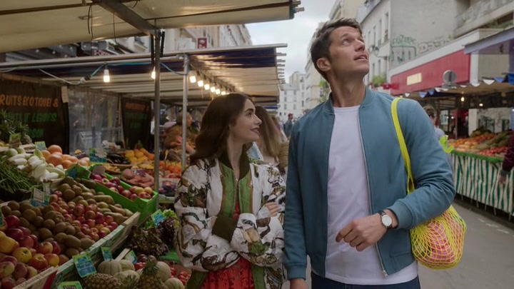Emily_in_Paris_S02E03_WEBRip_x264-ION10_1534.jpg
