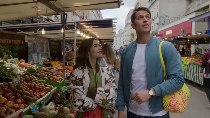 Emily_in_Paris_S02E03_WEBRip_x264-ION10_1535.jpg