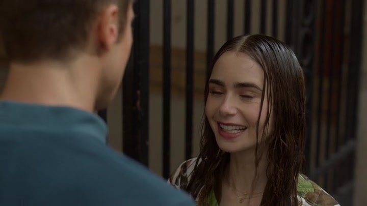 Emily_in_Paris_S02E03_WEBRip_x264-ION10_1591.jpg