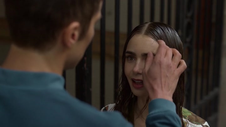 Emily_in_Paris_S02E03_WEBRip_x264-ION10_1601.jpg