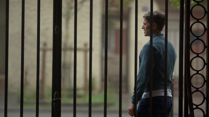 Emily_in_Paris_S02E03_WEBRip_x264-ION10_1651.jpg