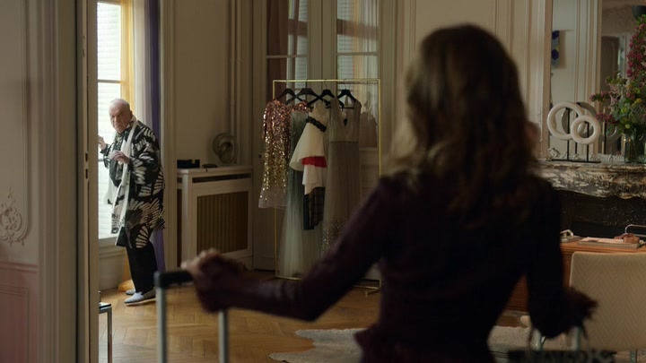 Emily_in_Paris_S02E03_WEBRip_x264-ION10_1676.jpg Emily_in_Paris_S02E03_WEBRip_x264-ION10_1676.jpg