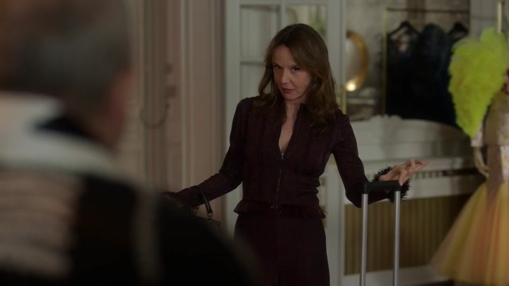 Emily_in_Paris_S02E03_WEBRip_x264-ION10_1700.jpg