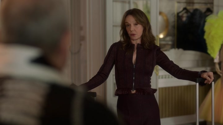 Emily_in_Paris_S02E03_WEBRip_x264-ION10_1806.jpg