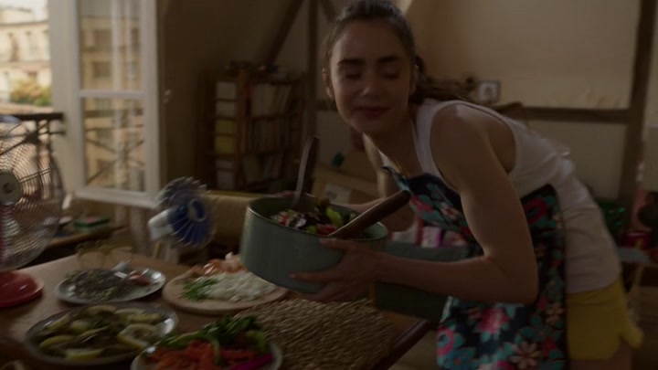Emily_in_Paris_S02E03_WEBRip_x264-ION10_1837.jpg