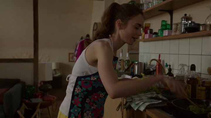 Emily_in_Paris_S02E03_WEBRip_x264-ION10_1842.jpg