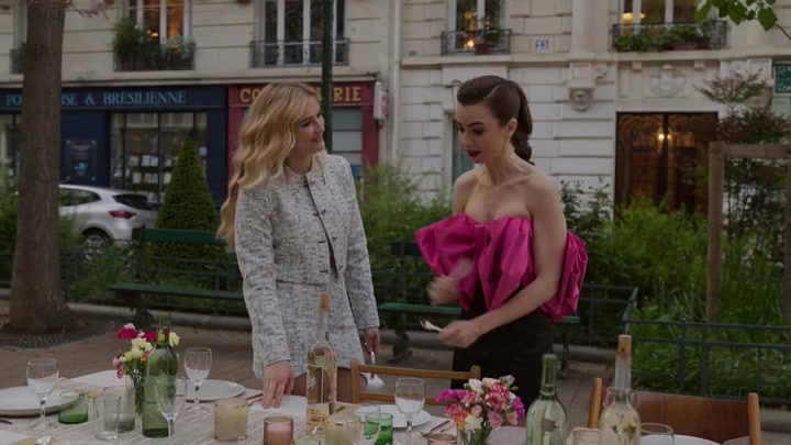 Emily_in_Paris_S02E03_WEBRip_x264-ION10_1934.jpg