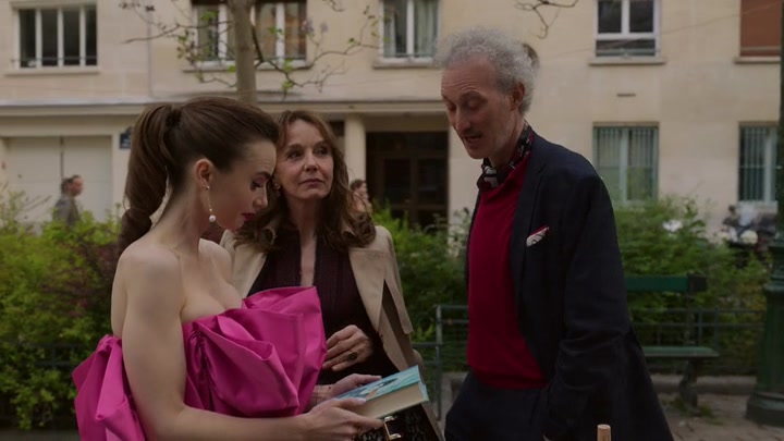 Emily_in_Paris_S02E03_WEBRip_x264-ION10_1984.jpg