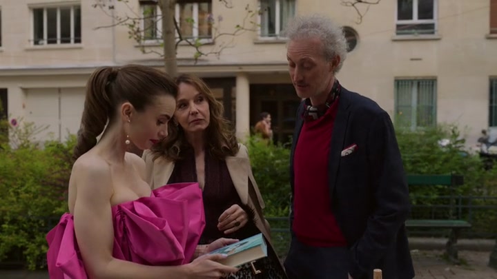 Emily_in_Paris_S02E03_WEBRip_x264-ION10_1985.jpg