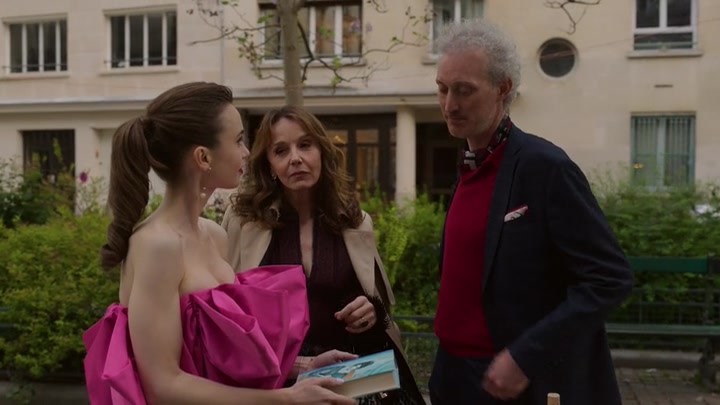 Emily_in_Paris_S02E03_WEBRip_x264-ION10_1987.jpg
