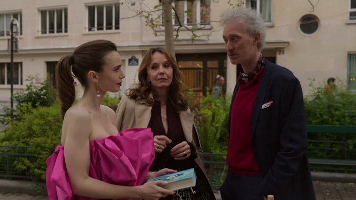 Emily_in_Paris_S02E03_WEBRip_x264-ION10_1990.jpg