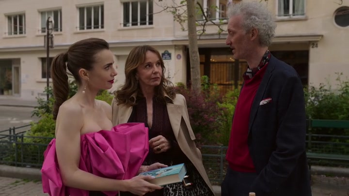 Emily_in_Paris_S02E03_WEBRip_x264-ION10_1995.jpg