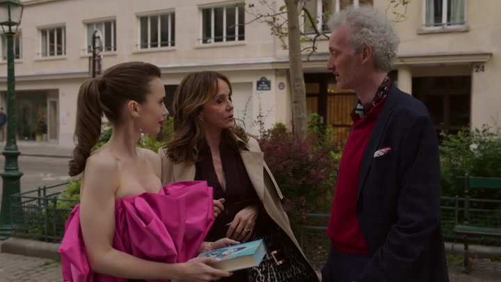 Emily_in_Paris_S02E03_WEBRip_x264-ION10_1999.jpg