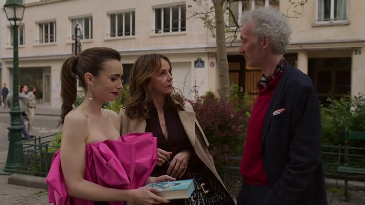 Emily_in_Paris_S02E03_WEBRip_x264-ION10_2001.jpg