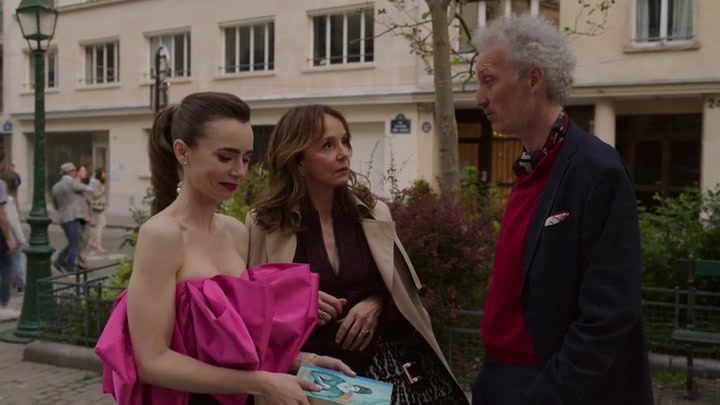 Emily_in_Paris_S02E03_WEBRip_x264-ION10_2002.jpg