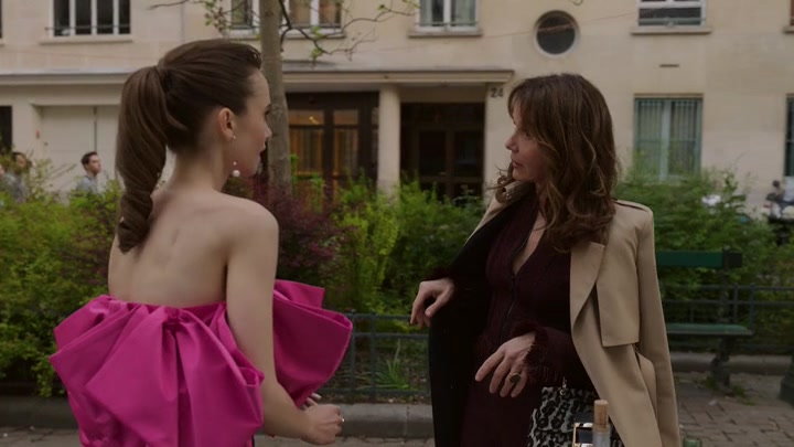 Emily_in_Paris_S02E03_WEBRip_x264-ION10_2009.jpg