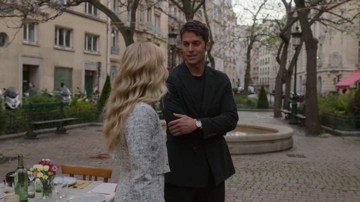 Emily_in_Paris_S02E03_WEBRip_x264-ION10_2068.jpg
