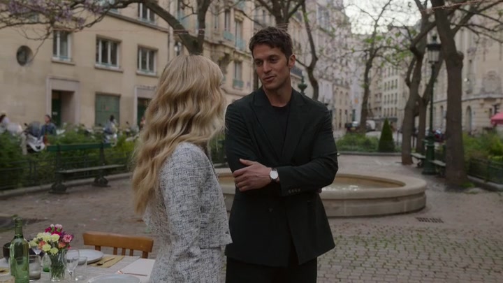 Emily_in_Paris_S02E03_WEBRip_x264-ION10_2069.jpg