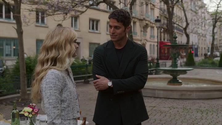 Emily_in_Paris_S02E03_WEBRip_x264-ION10_2073.jpg