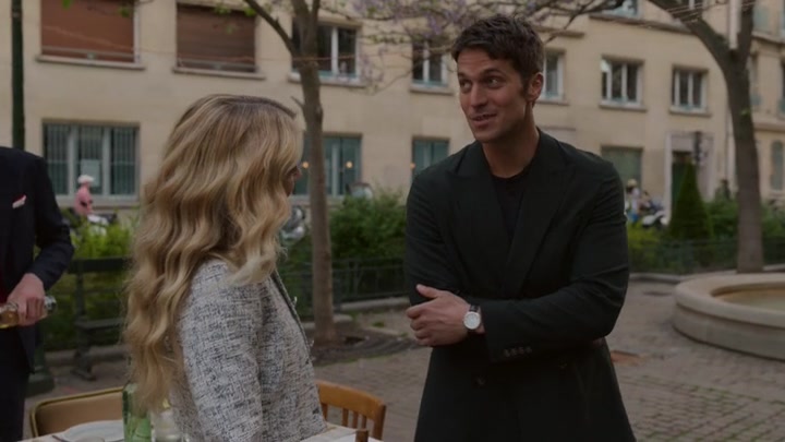 Emily_in_Paris_S02E03_WEBRip_x264-ION10_2080.jpg