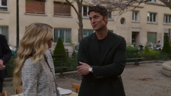 Emily_in_Paris_S02E03_WEBRip_x264-ION10_2082.jpg