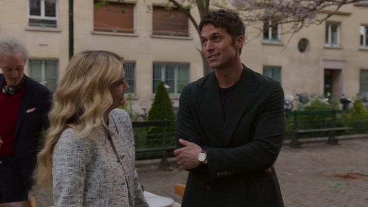 Emily_in_Paris_S02E03_WEBRip_x264-ION10_2084.jpg