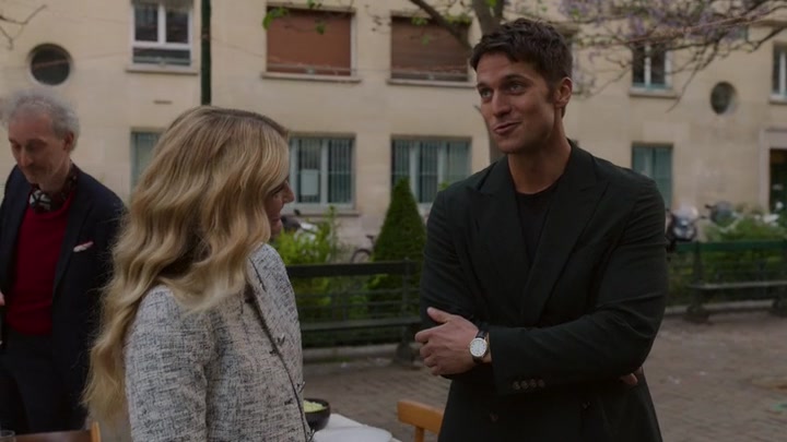 Emily_in_Paris_S02E03_WEBRip_x264-ION10_2086.jpg